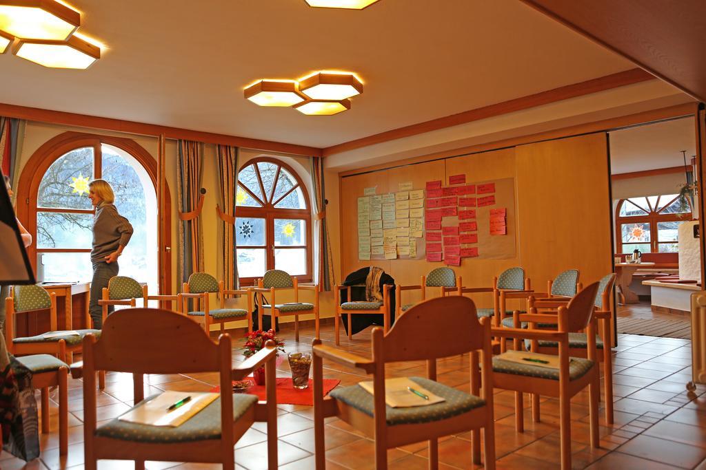 Haus Der Begegnung Hotel Gosau Exterior photo