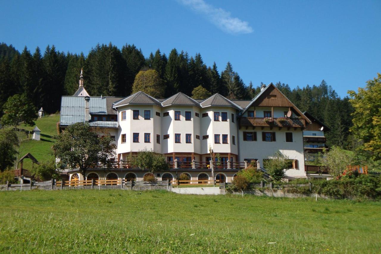 Haus Der Begegnung Hotel Gosau Exterior photo