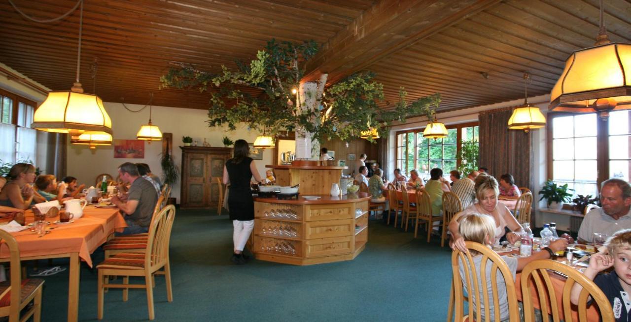 Haus Der Begegnung Hotel Gosau Exterior photo